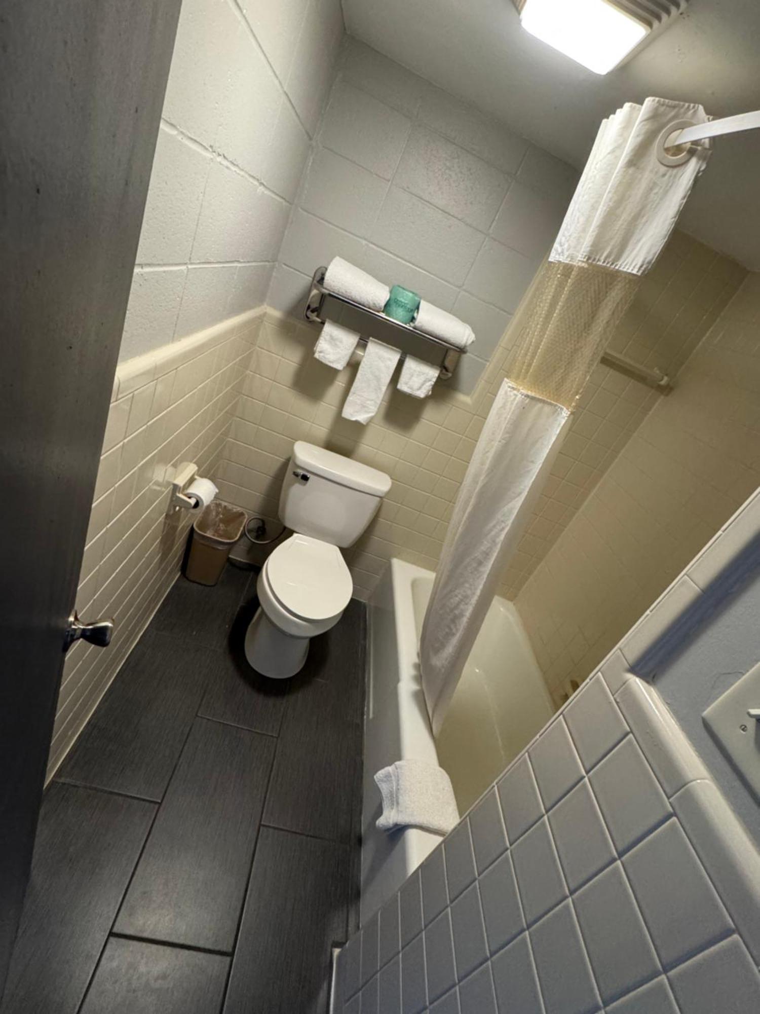 Budget Inn Carthage Εξωτερικό φωτογραφία